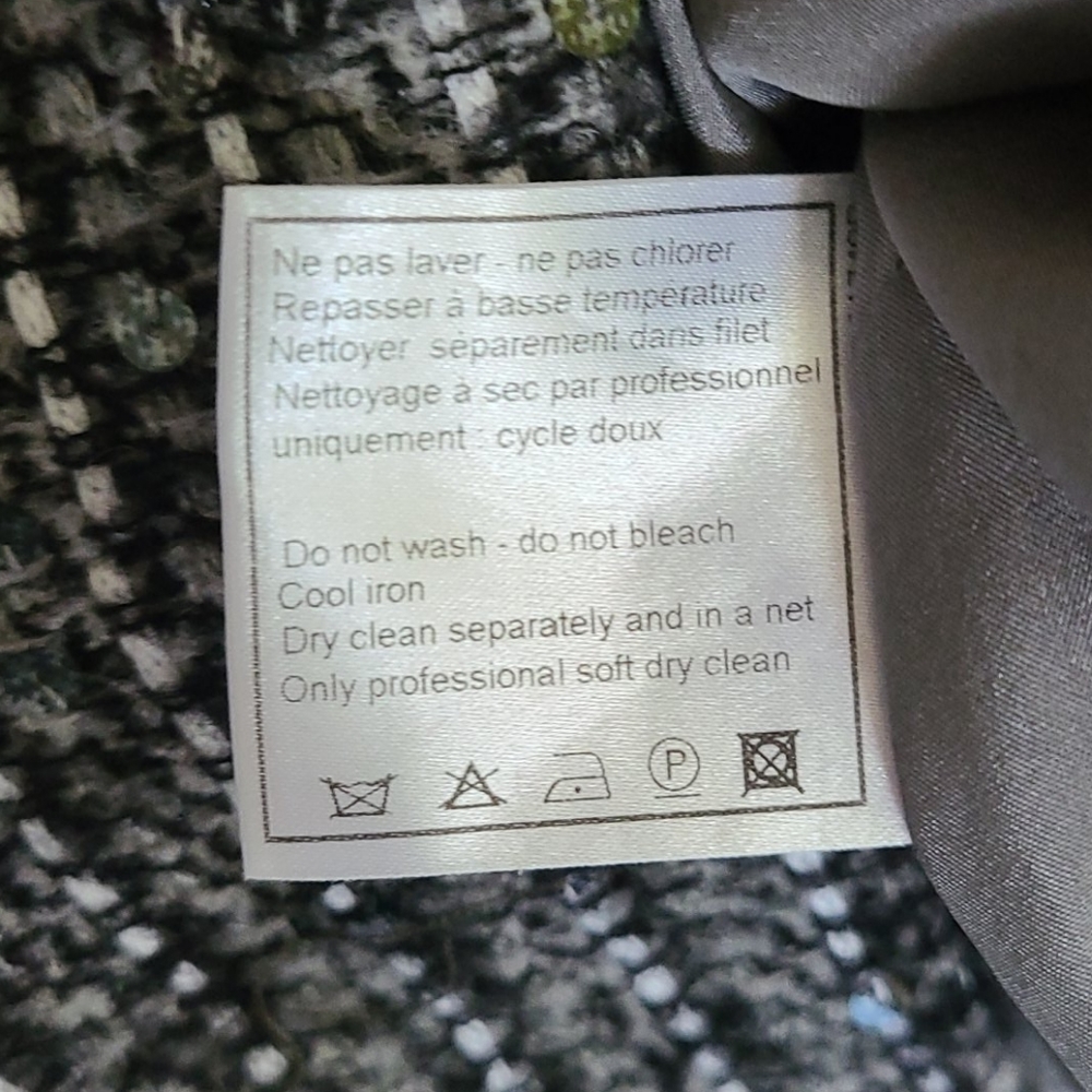 CHANEL 06A Tweed Dress w/Sequins [size 42] - Picture 12 of 12